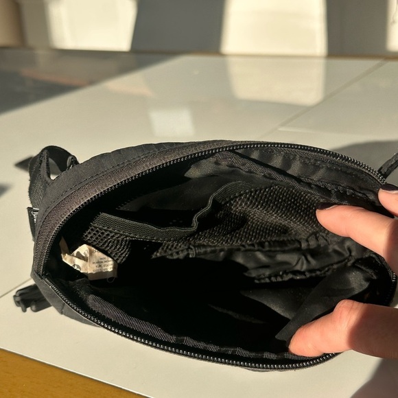 lululemon athletica everyday belt bag mini - Picture 5 of 7